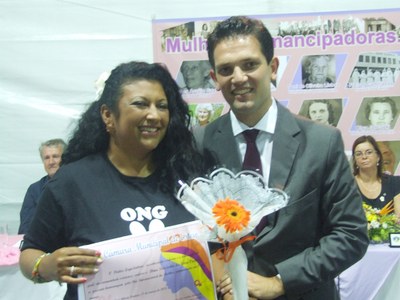 Dina Terezinha Vicente e Leonardo Pascoal.jpg