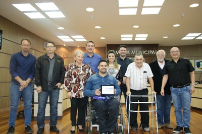 Câmara homenageia atleta paralímpico (18).jpeg