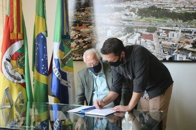 Mário Couto é empossado como prefeito de Esteio 2.jpg