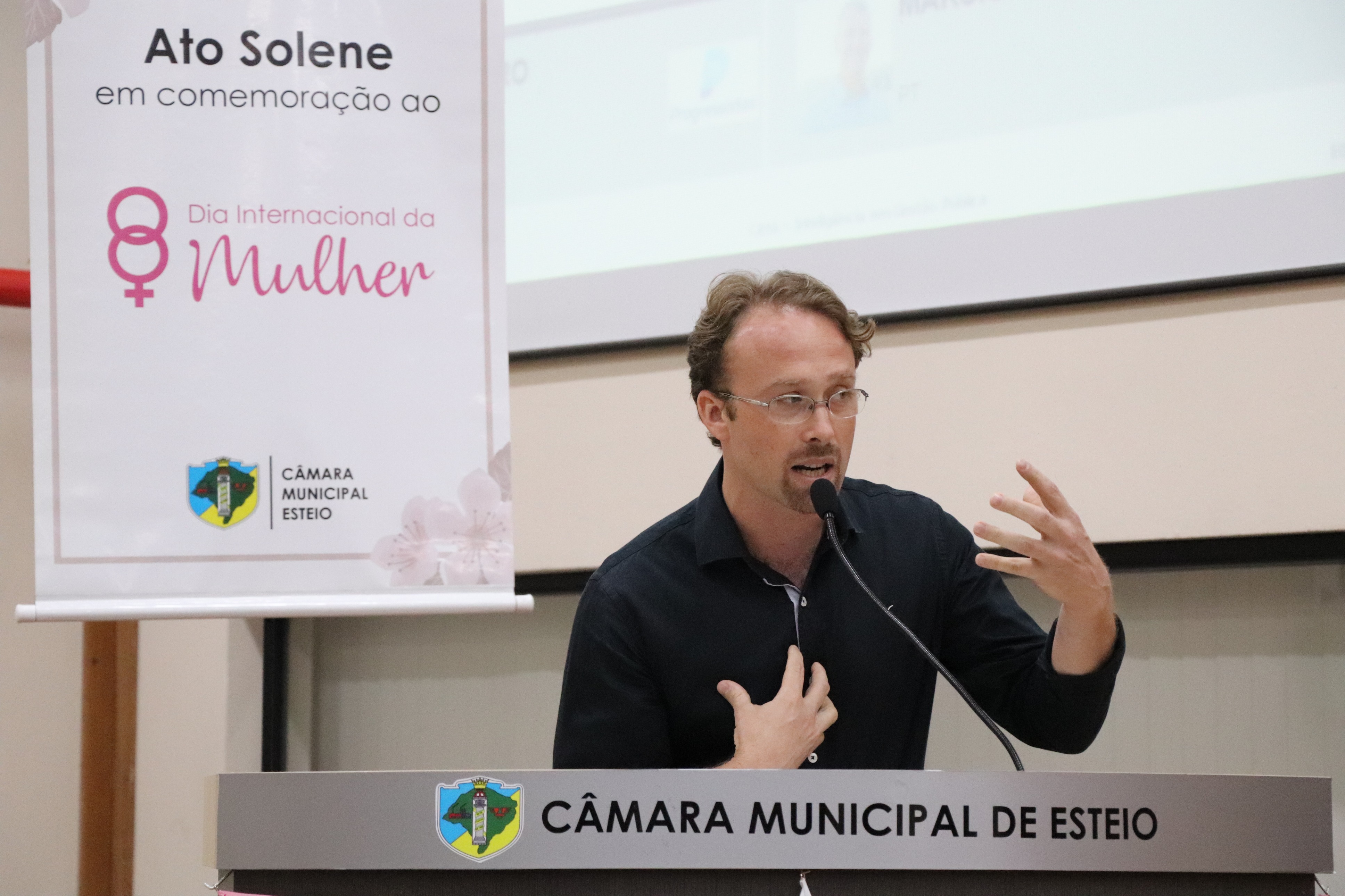 Moção para professor da Unisinos é aprovada 2.JPG