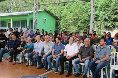 Vereadores participam de cerimônia de entrega de Chromebooks (42).jpeg