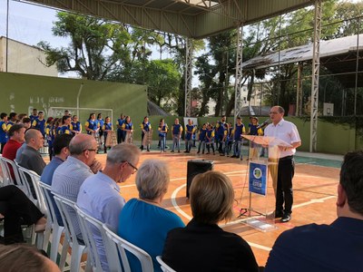 Vereadores participam de cerimônia de entrega de Chromebooks (46).jpeg