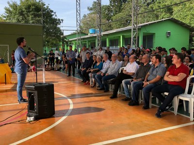 Vereadores participam de cerimônia de entrega de Chromebooks (52).jpeg