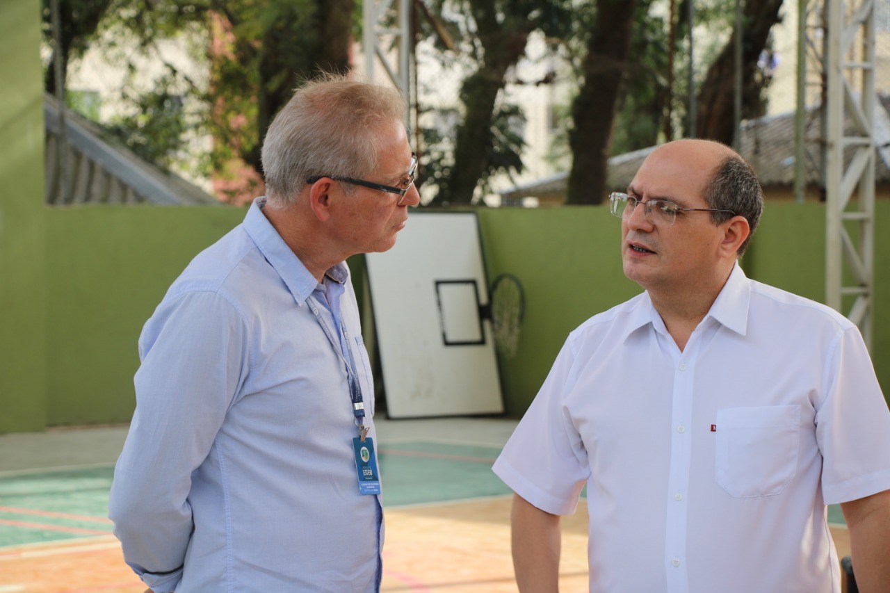 Vereadores participam de cerimônia de entrega de Chromebooks (56).jpeg