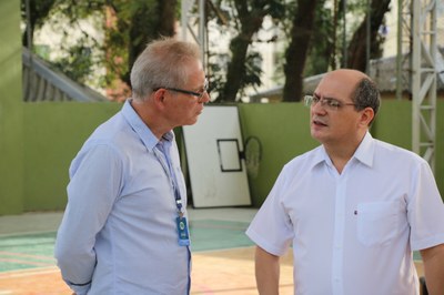 Vereadores participam de cerimônia de entrega de Chromebooks (56).jpeg