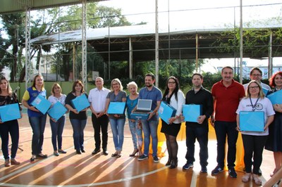 Vereadores participam de cerimônia de entrega de Chromebooks (80).jpeg