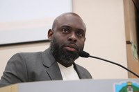 Amaral Negrito quer brinquedotecas e afrotecas na rede municipal