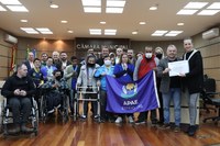 Atletas da Apae-Esteio recebem homenagem do Legislativo
