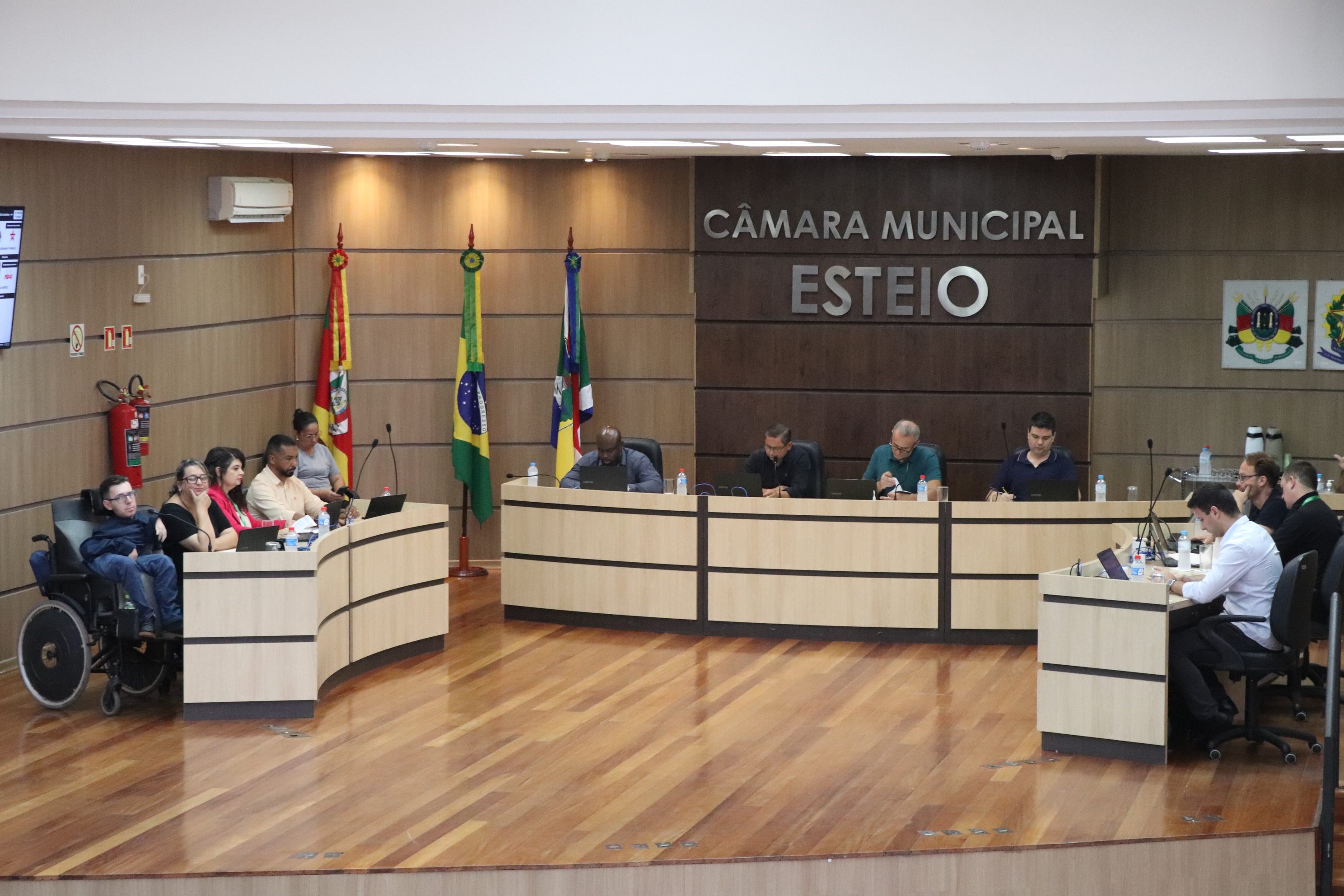 Câmara autoriza 16 vagas de professor para educação infantil