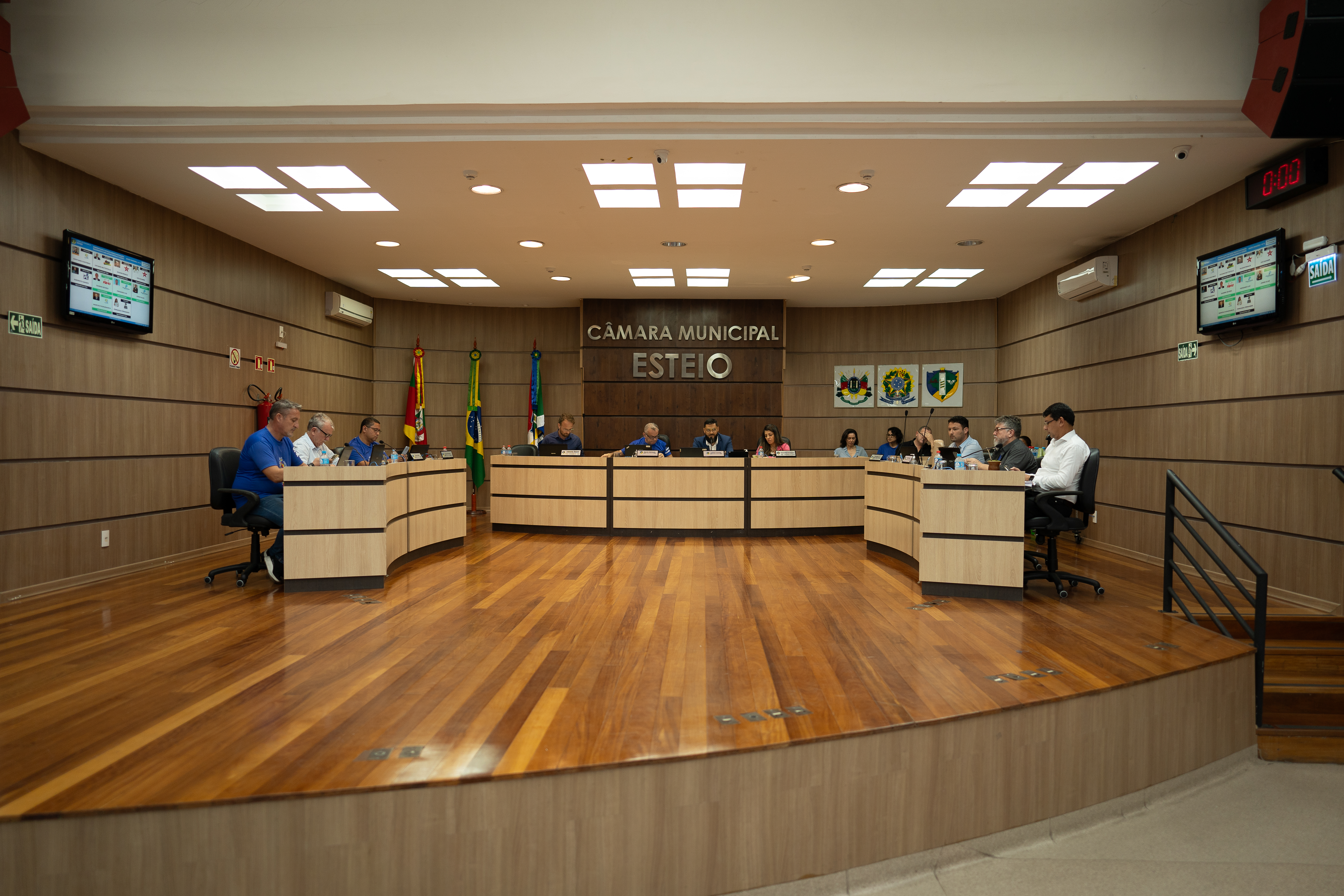 Câmara autoriza contratação de professor de anos iniciais