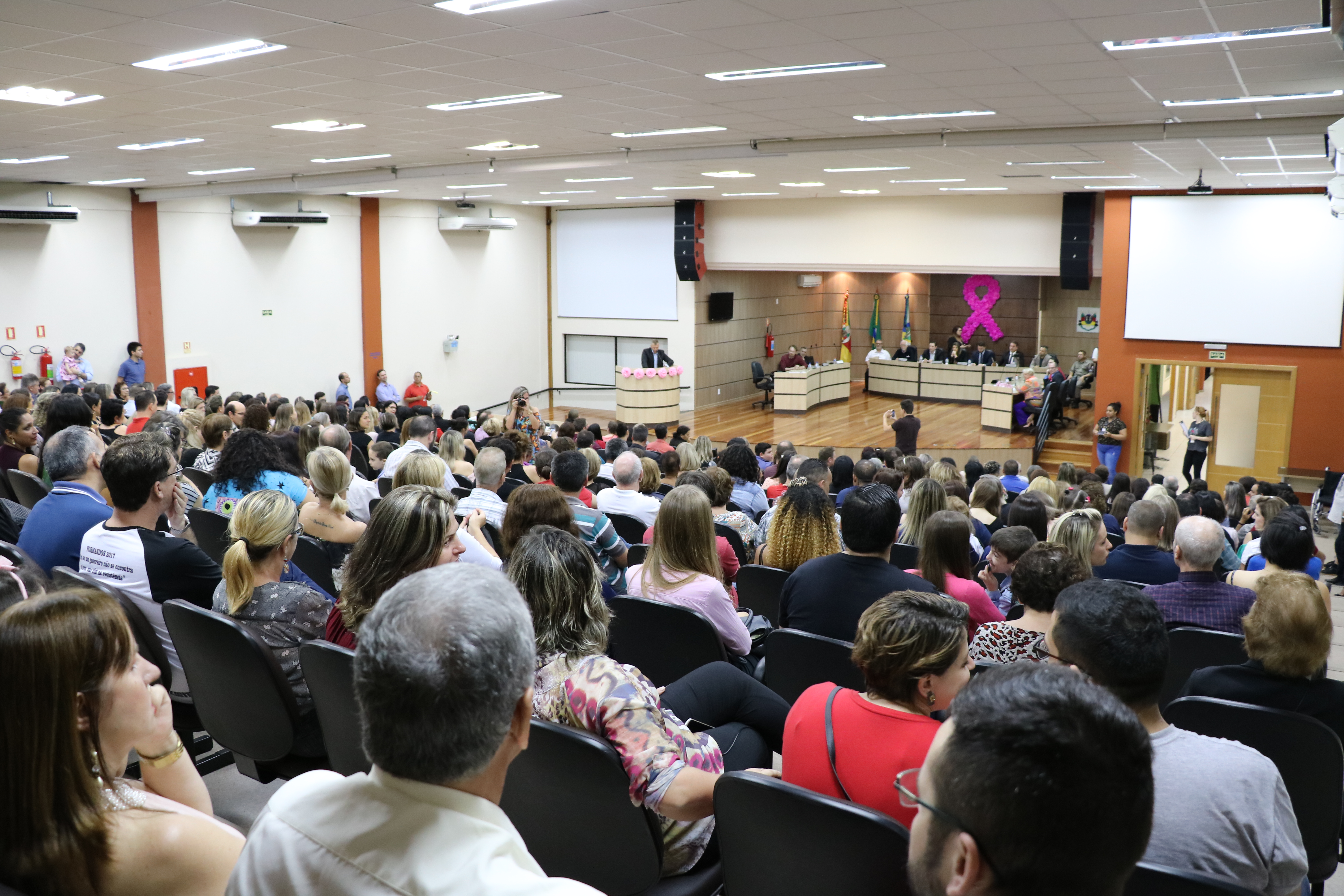  Câmara de Esteio homenageia professores