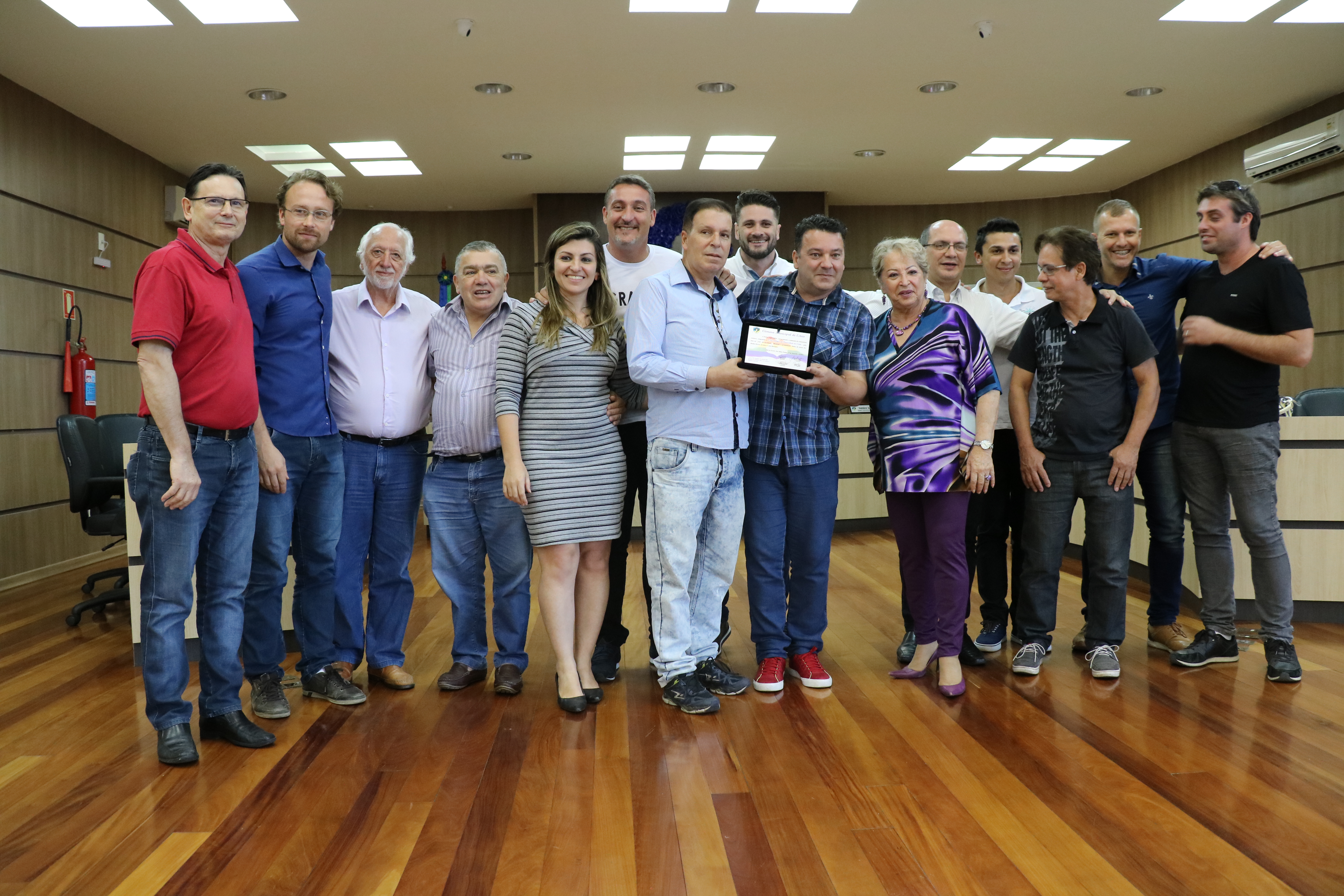 Câmara de Vereadores entrega honraria para a Ong Amigos da Diversidade