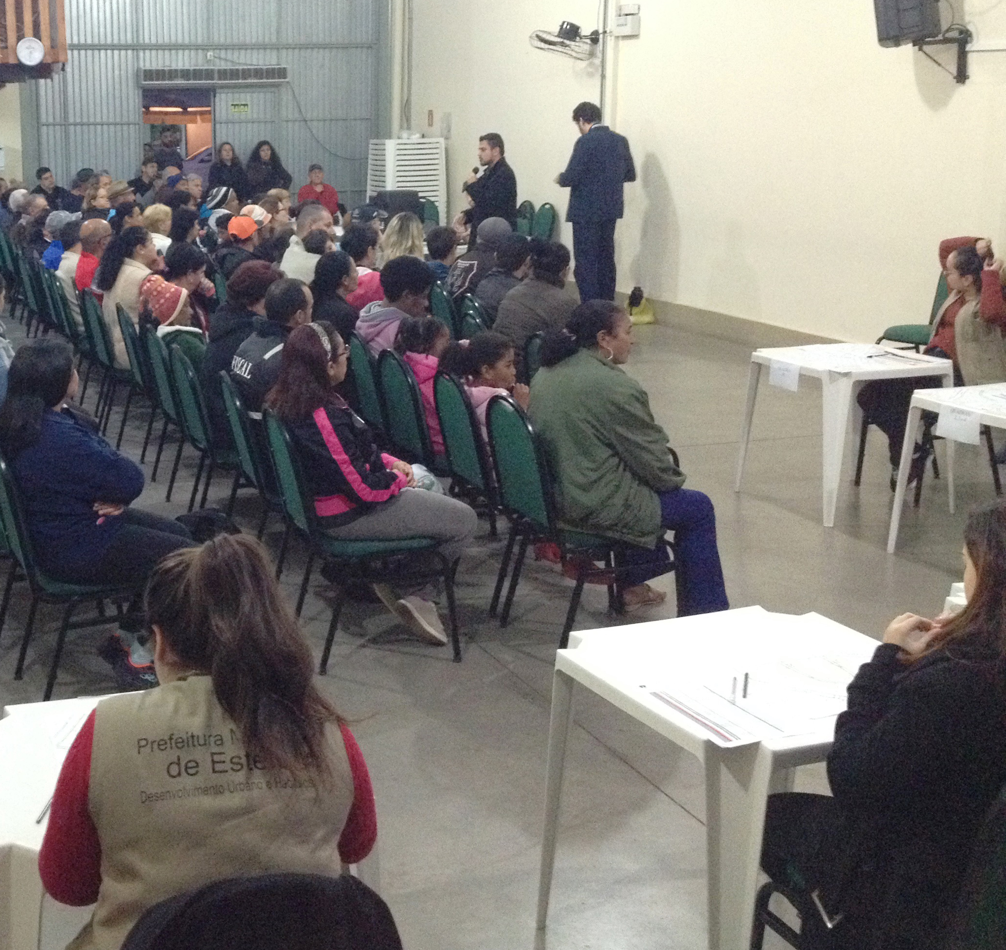  Câmara de Vereadores participa  de reunião sobre regularização fundiária da Vila Esperança