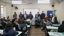 Câmara entrega computador adaptado para aluno da rede municipal