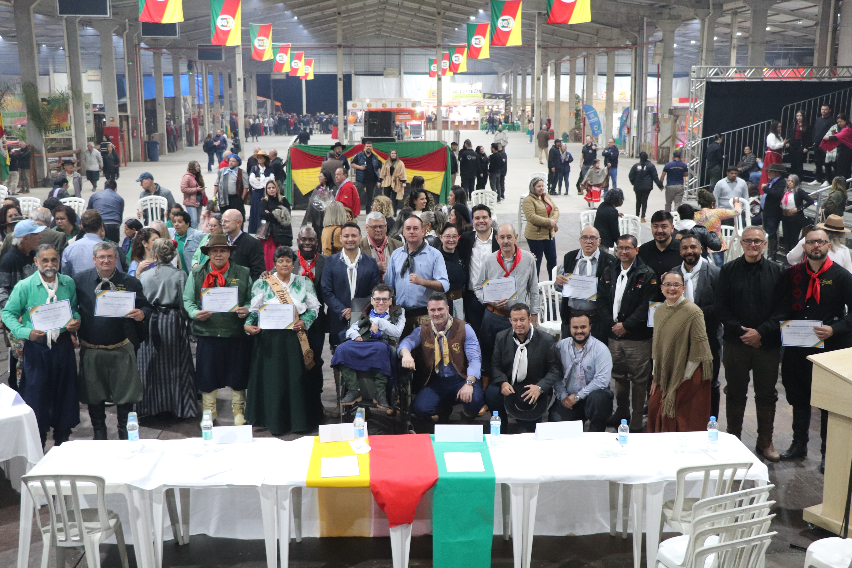 Câmara homenageia personalidades da cultura gaúcha em Esteio