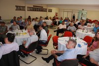 Câmara participa de reunião-almoço da Acise sobre a implantação do estacionamento rotativo em Esteio