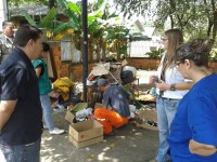 Vereador Rafael Figliero denuncia descarte de remédios em frente à escola  à Patrulha Ambiental