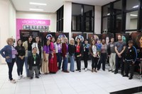 Exposição narra histórias de vítimas do feminicídio e reforça a luta contra a violência de gênero