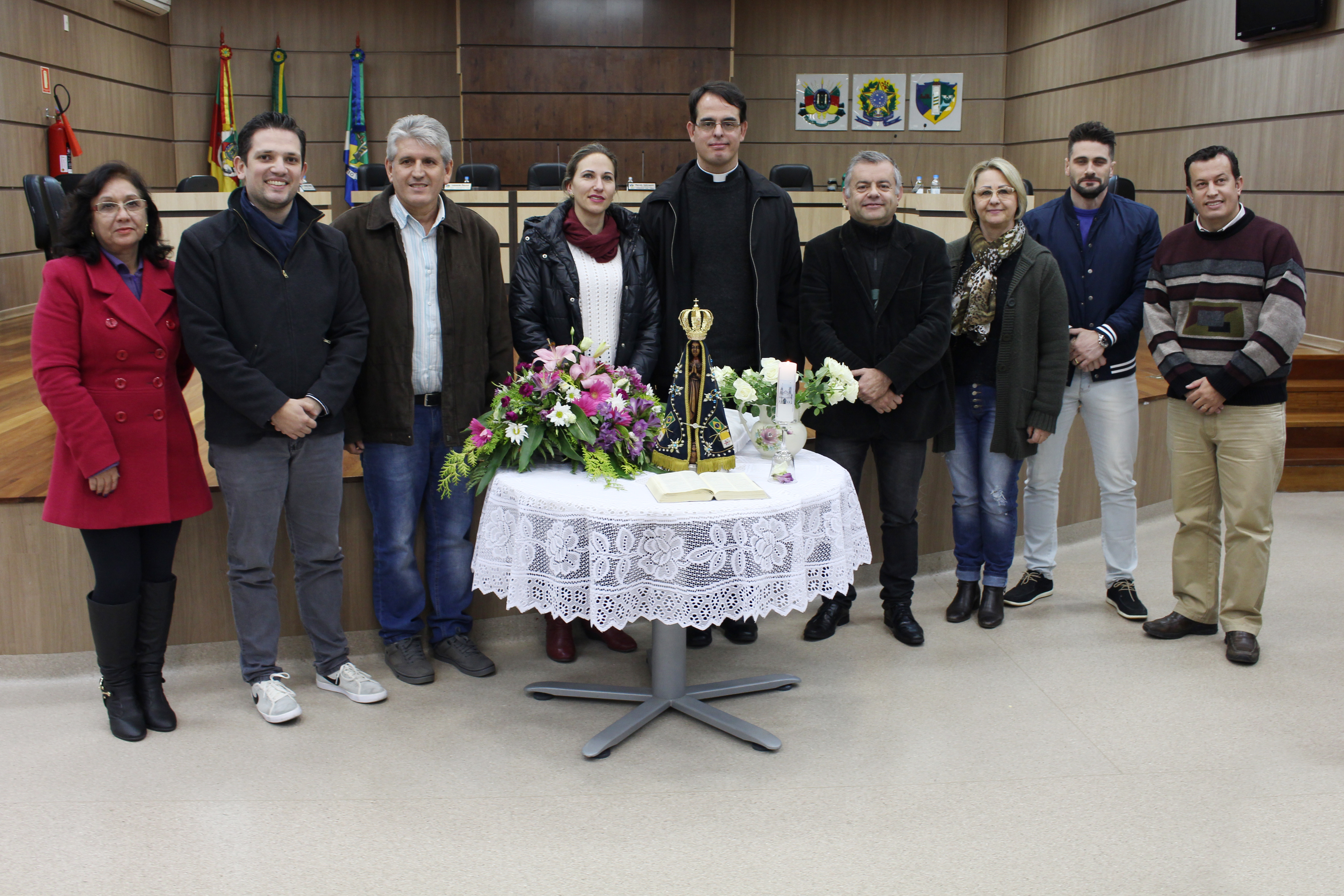 Imagem Peregrina de Nossa Senhora Aparecida passa pela Câmara 