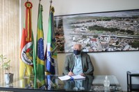 Mário Couto é empossado como prefeito de Esteio