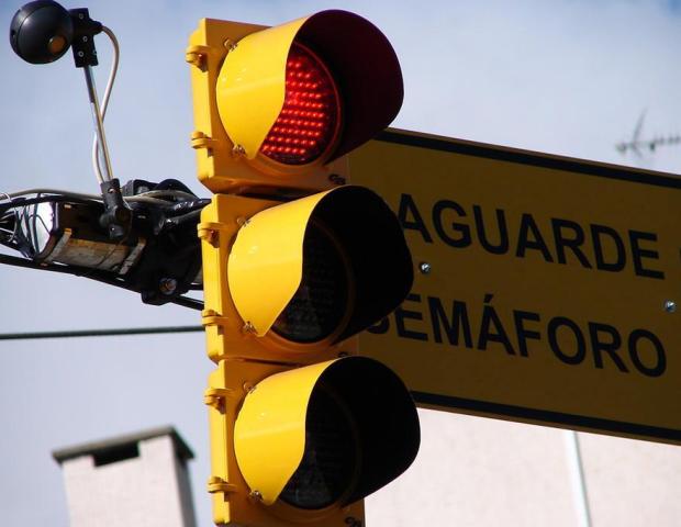 Moradores pedem instalação de sinaleira na rua 24 de Agosto