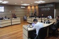 Plenário aprova contratação de professor