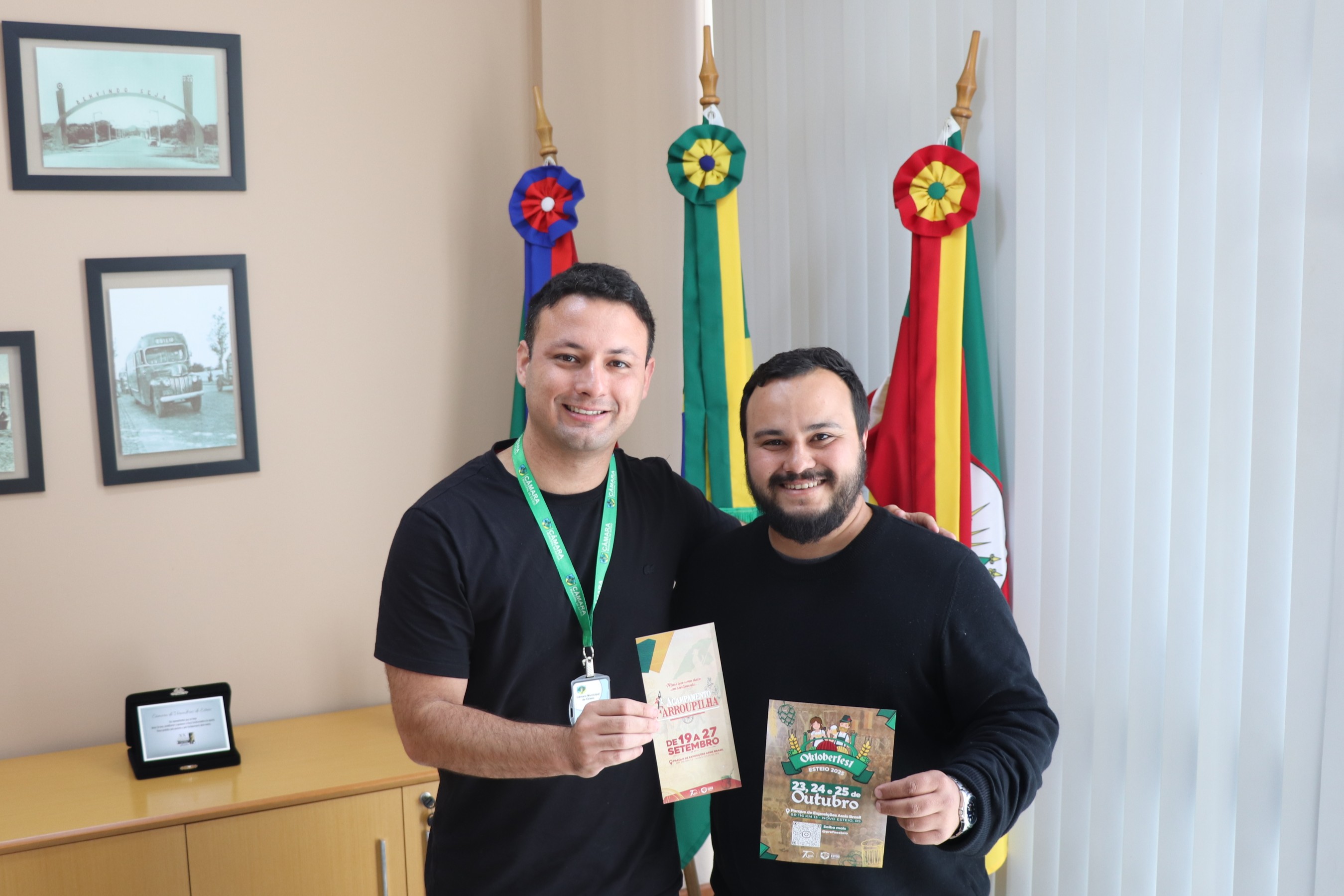 Presidente da Câmara recebe convites para o Acampamento Farroupilha e Oktoberfest em Esteio