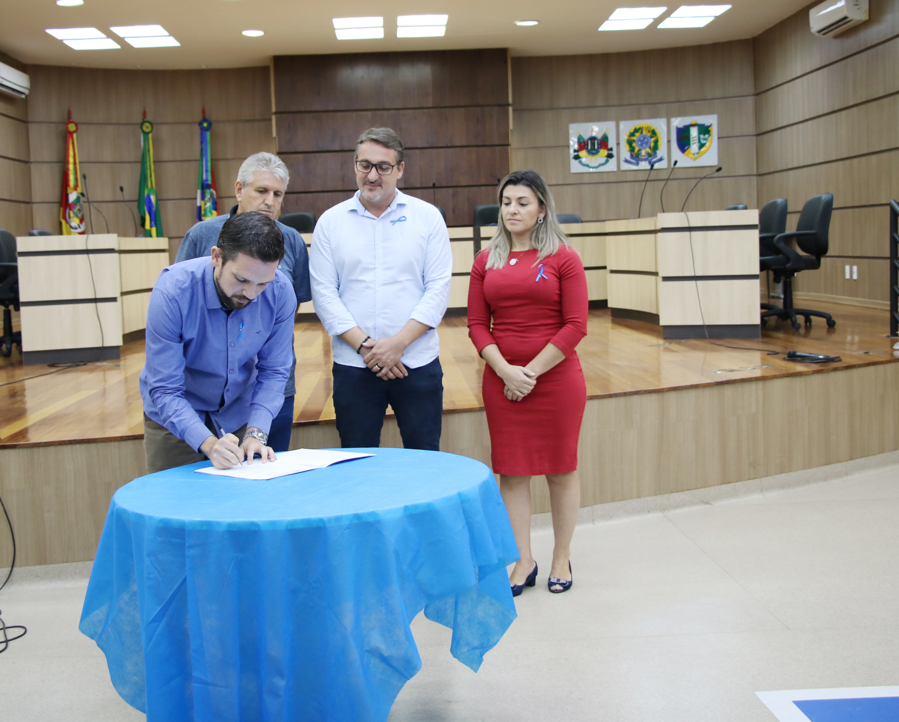 Símbolo do Autismo  vai integrar  placas de atendimento preferencial em Esteio