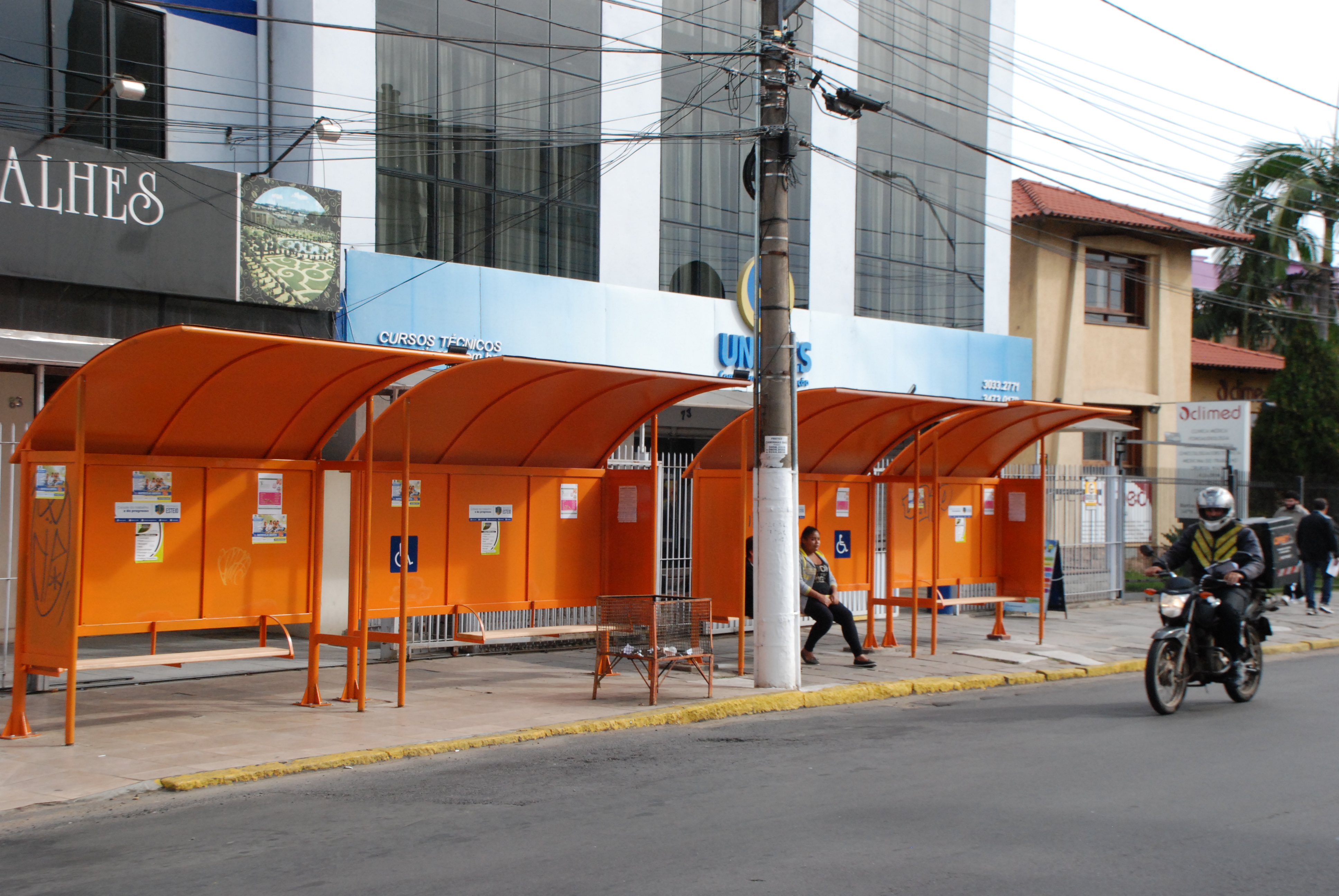 Vereador Euclides Castro lança proposta de adoção das paradas de ônibus