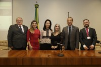 Fernanda representa o município em Brasília no Dia Internacional da Psoríase 