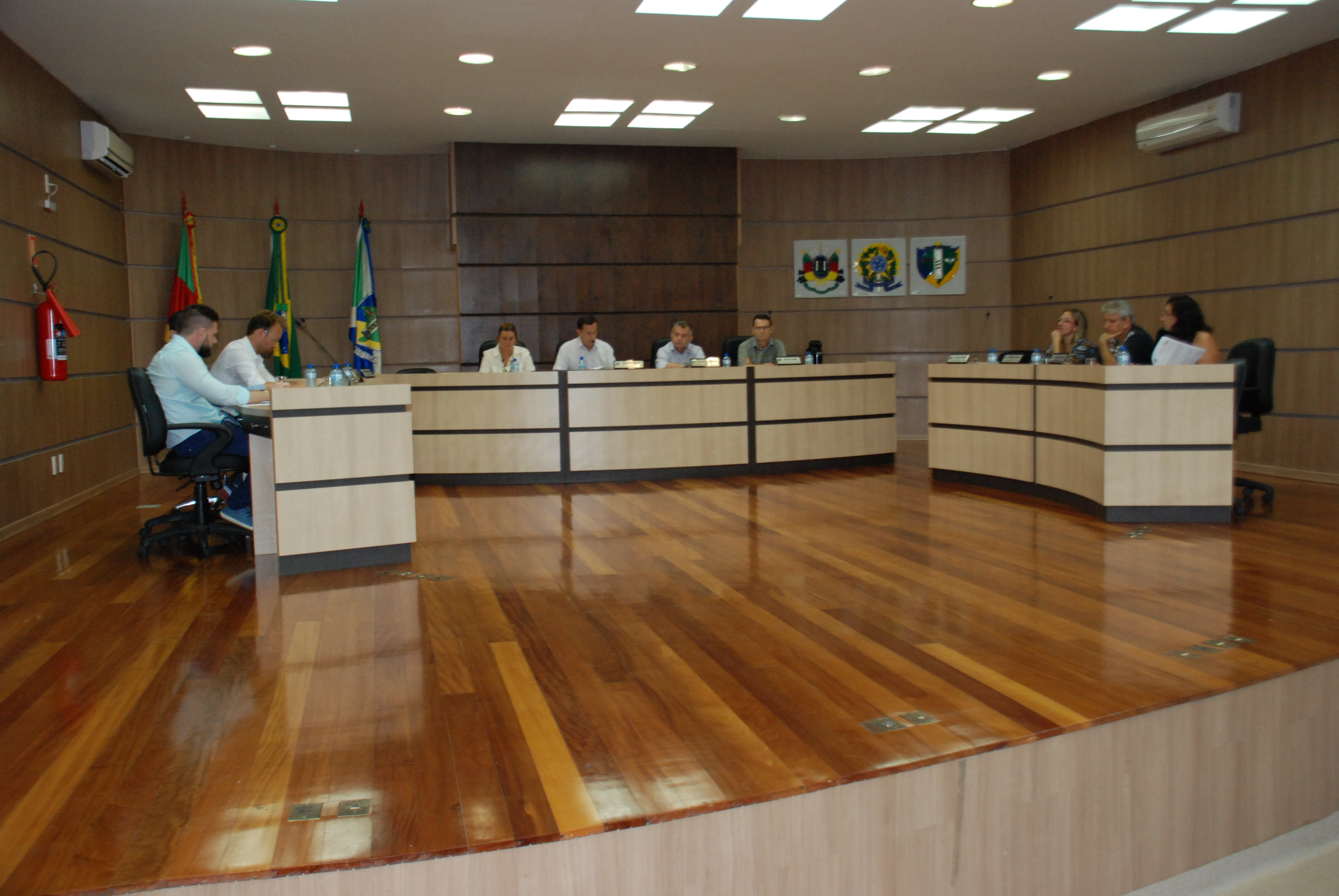 Vereadores aprovam projetos de ordem financeira