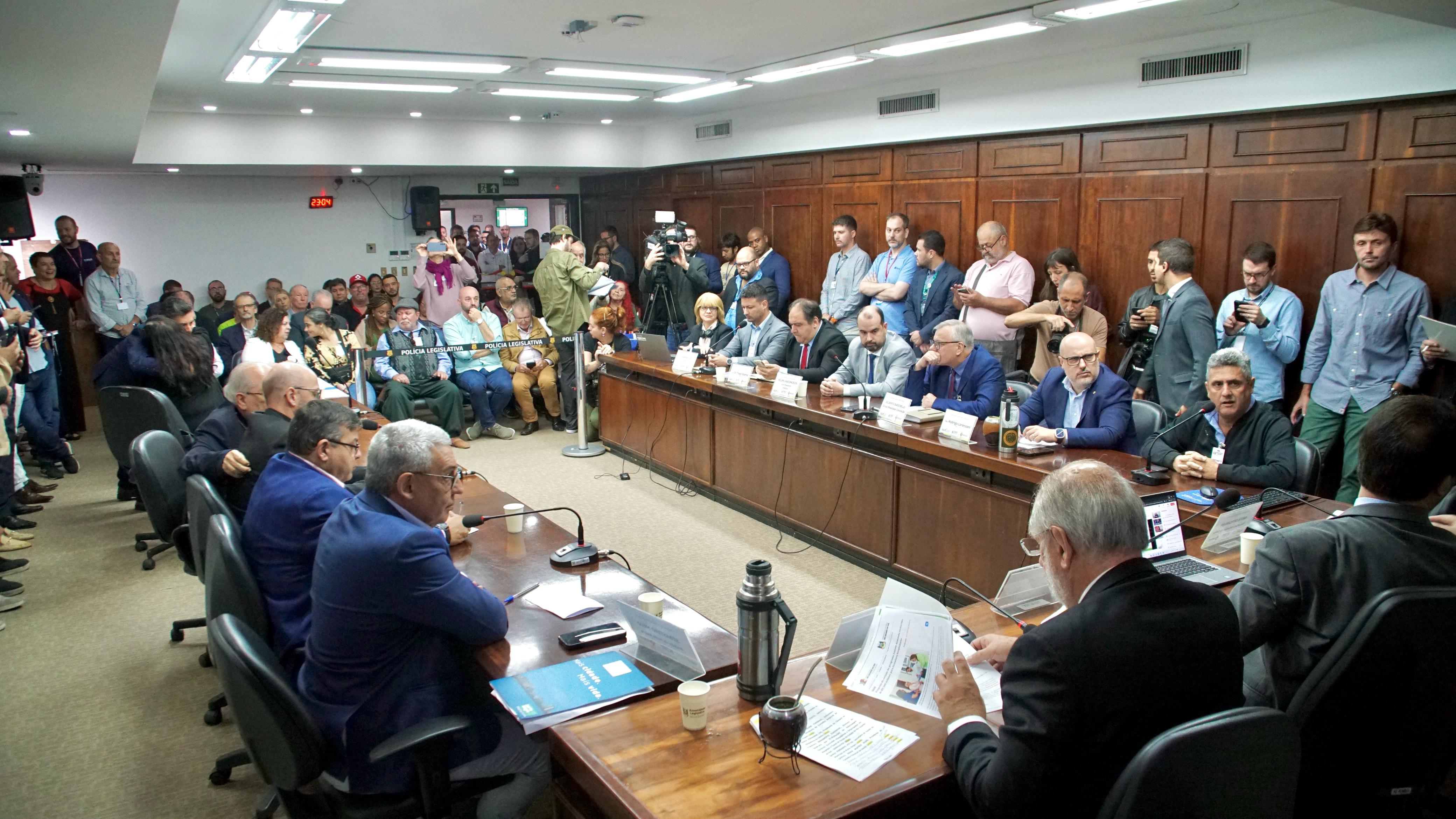 Vereadores de Esteio participam de audiência sobre programa Assistir