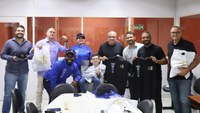 Vereadores recebem kits da Copa dos Campeões
